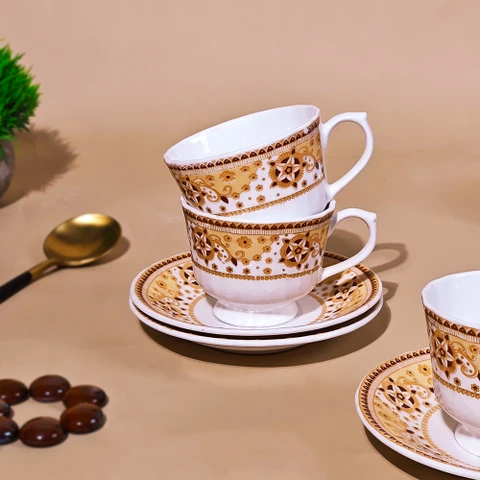 Cups & Saucers